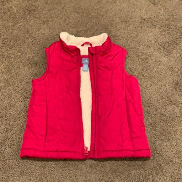 Baby GAP quilted, sherpa lined vest in size 2T - Picture 1 of 4